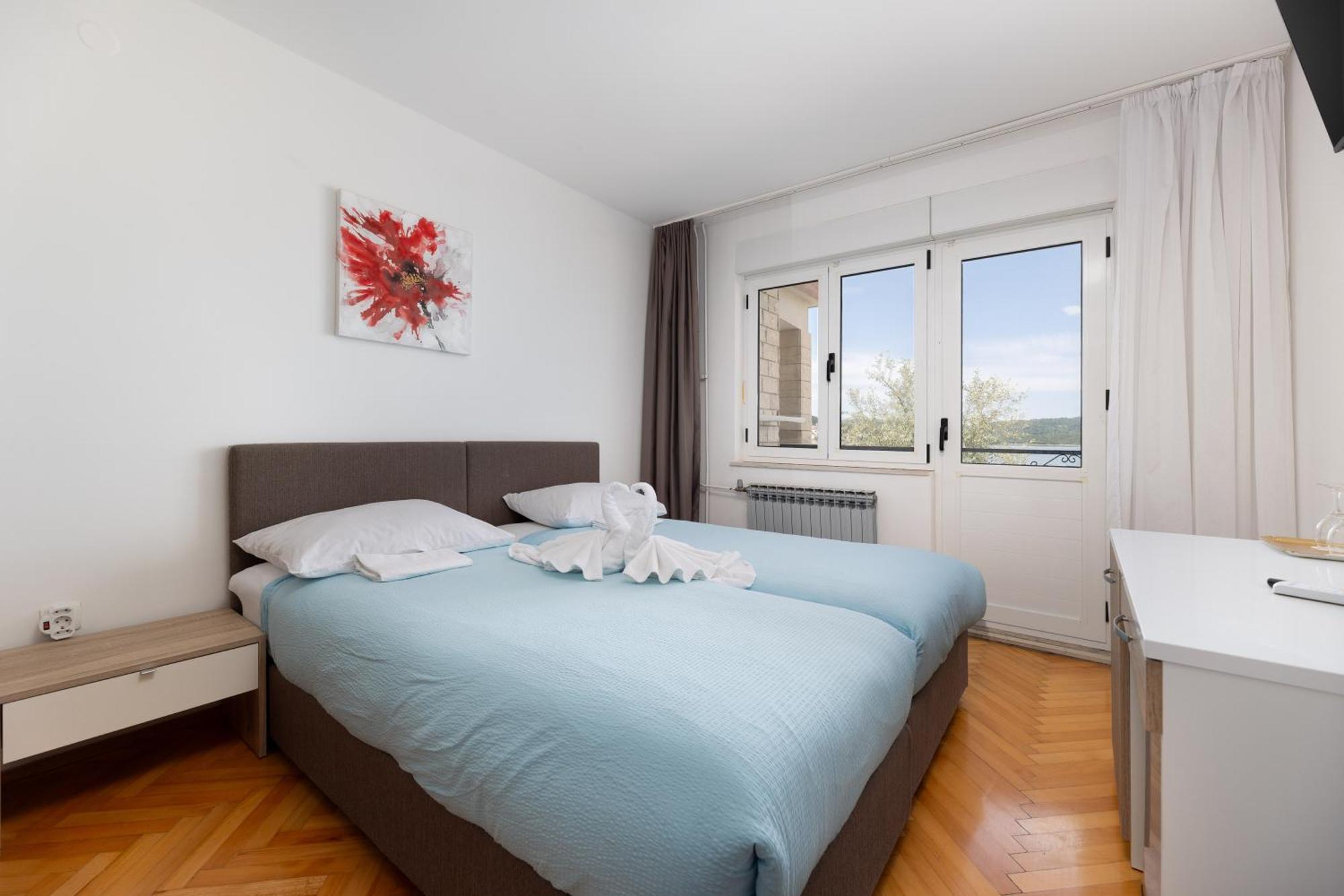 Villa Okruk-10 Meters Away From The Beach Okrug Gornji Exterior foto
